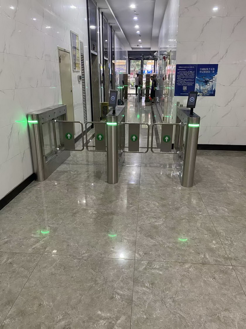 深圳奥园峰荟通道管理系统 3