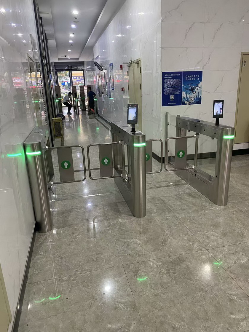 深圳奥园峰荟通道管理系统 4